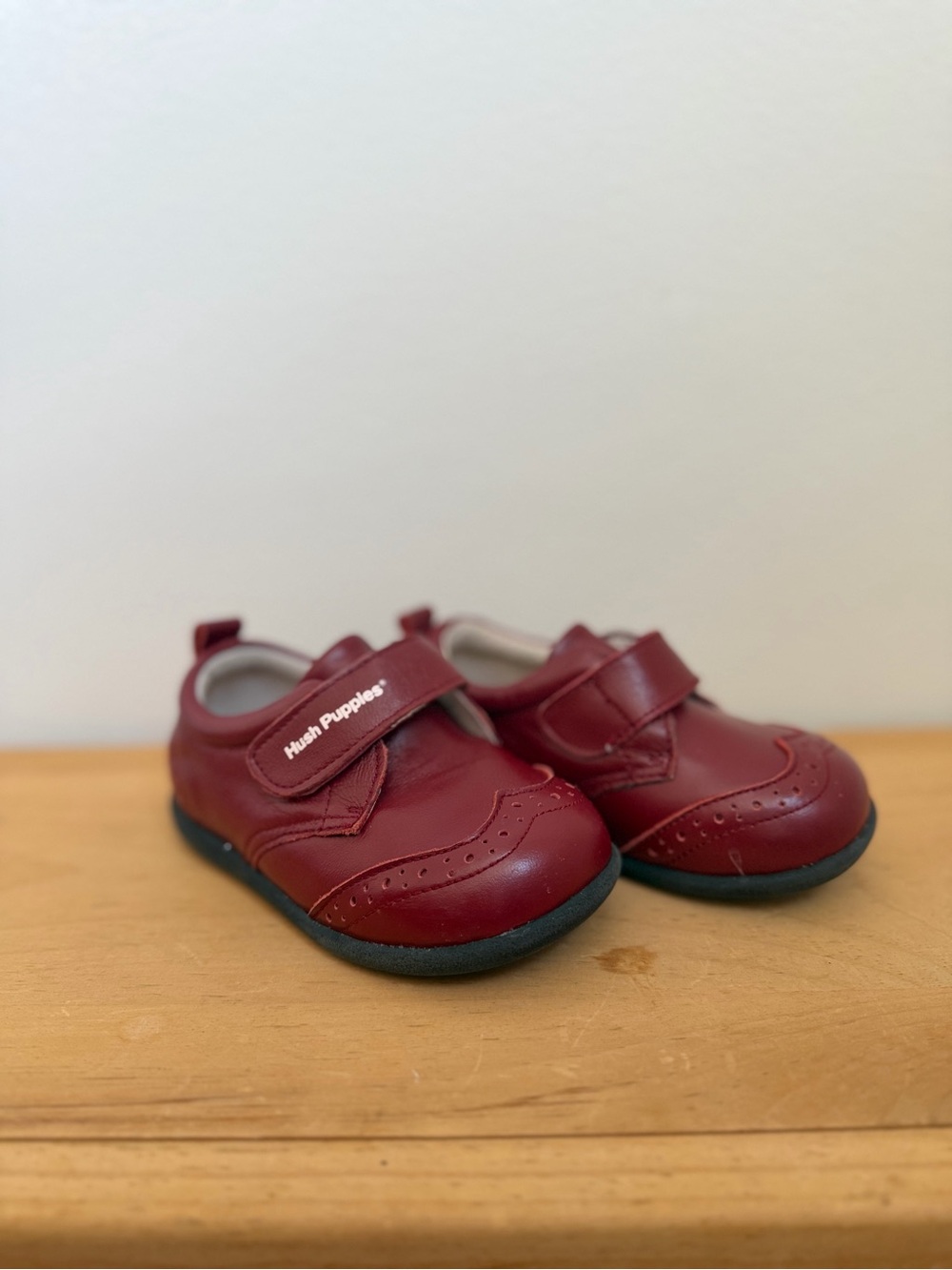 Hush Puppies Kids Burgundy Leather Velcro Shoes (Size 6)